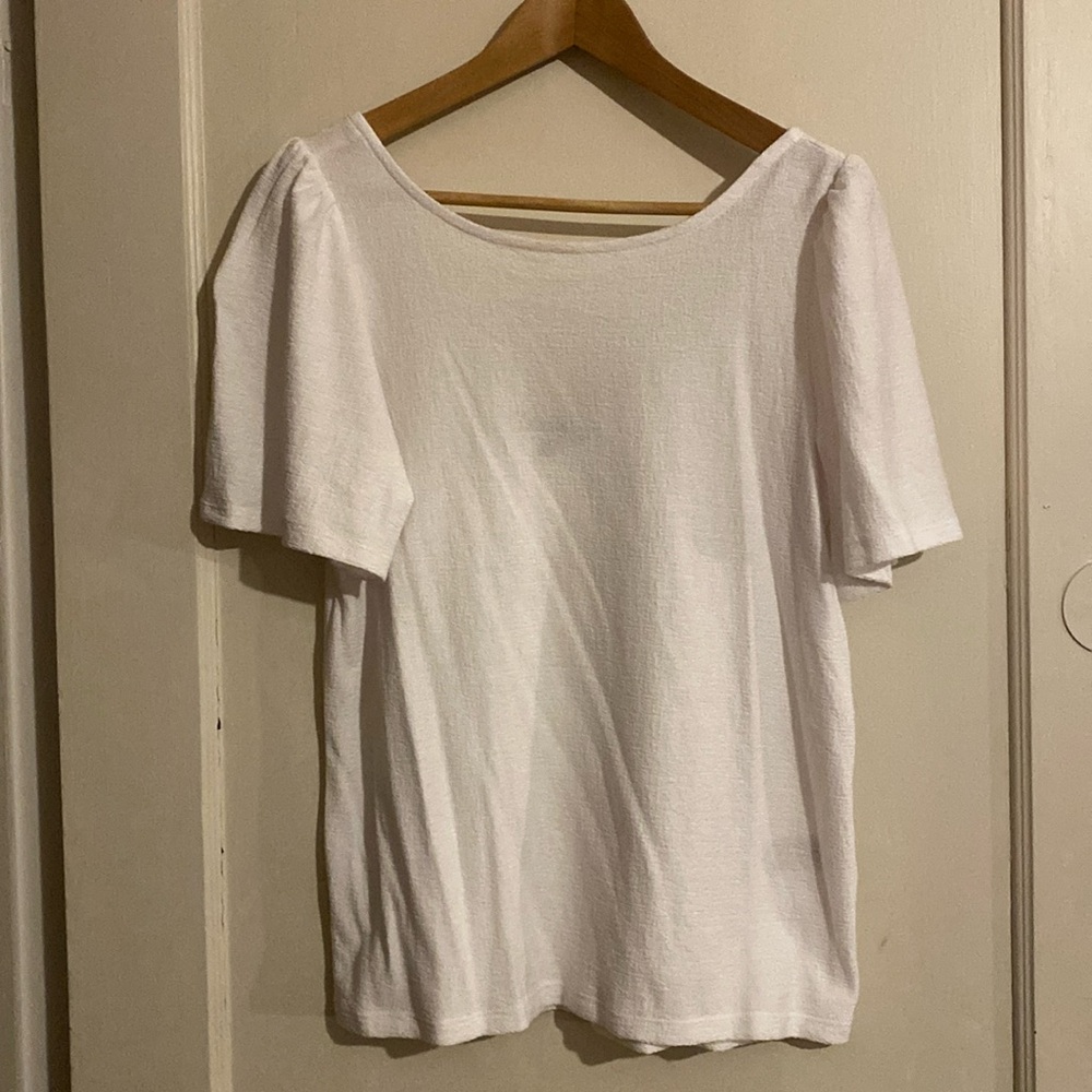 Textured scoop back tee